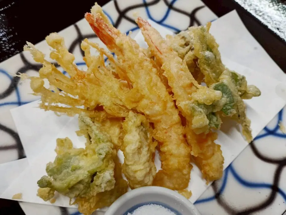 満帆荘の海老天ぷら・野菜天ぷら