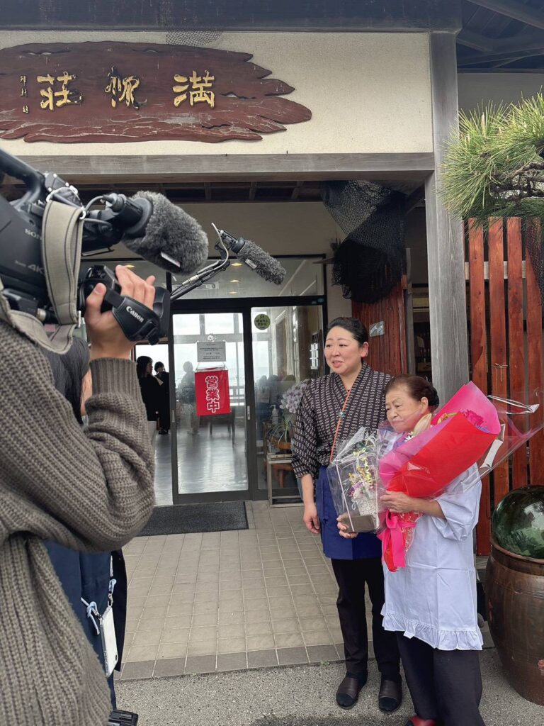 大女将の引退　写真1